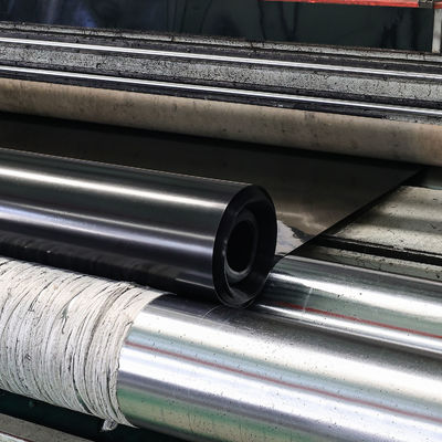 폭 1~12미터의 지오멤브레인, 파단 시 신장률 700% 이상, 저수지 라이너 및 침식 방지 시스템에 적합