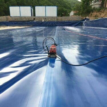 이차 봉쇄 시스템용 저투과성 검정 HDPE 지오멤브레인 라이너